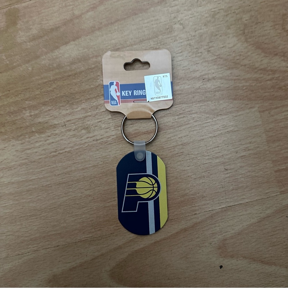 Indiana Pacers Metal Wincraft Keychain NBA Team Logo Navy Blue and Yellow